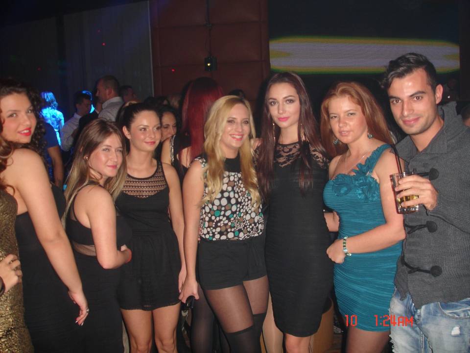 Foto ragazze nude in discoteca picture 14
