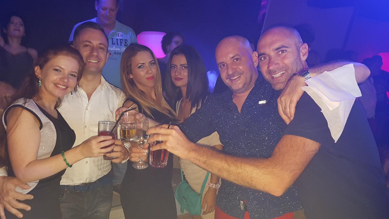 27082016 Le foto della serata con belle donne per l'addio al celibato in Romania 27082016 Le foto della serata con belle donne per l'addio al celibato in Romania