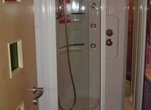 Appartamento 2 - bagna con cabina doccia e sauna