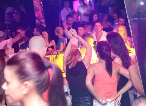 Divertimento in discoteca Heaven Studio Timisoara