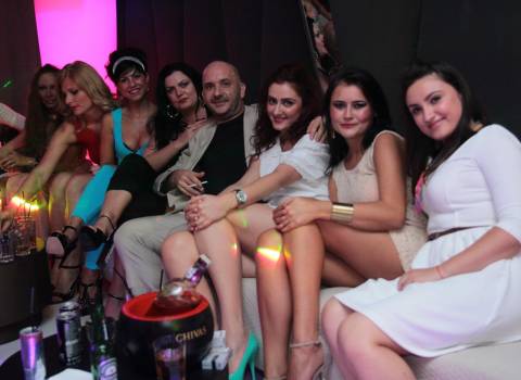 Donne stupende, compleanno di Mario Timisoara