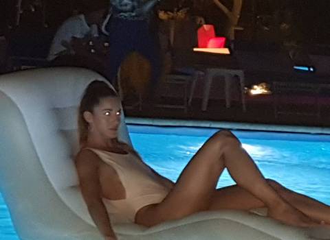 18-08-2018 Dove conoscere ragazze modelle sulle piscine della Romania