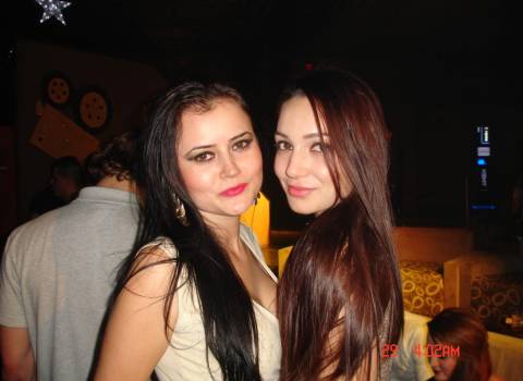 12-2013 Belle ragazze rumene in vacanza, discoteche Romania