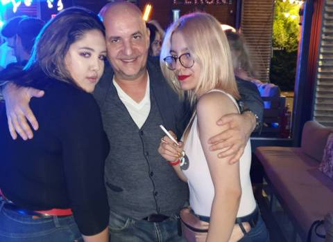 Come conoscere in Romania belle ragazze giovani 6-09-2019