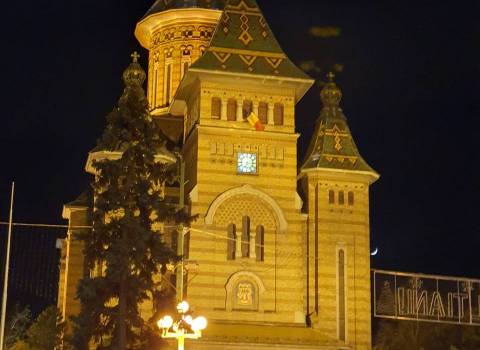 Piazza centrale di Timisoara con la cattedrale 30-11-2019