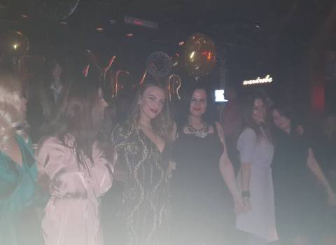 31-12-19 Dove si puo fare Capodanno in Romania con belle ragazze?