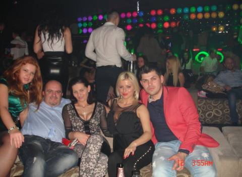 Divertimento con belle ragazze in una vacanza speciale in Romania 11-01-2014