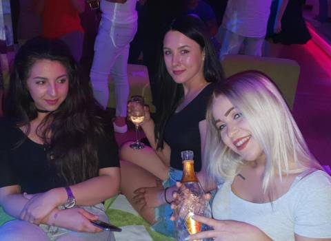 12-05-2018 Dove organizzare tavolo in discoteca con belle ragazze di Romania?