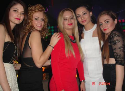 Bellissima serata con ragazze studentesse stupende 14-02-2014