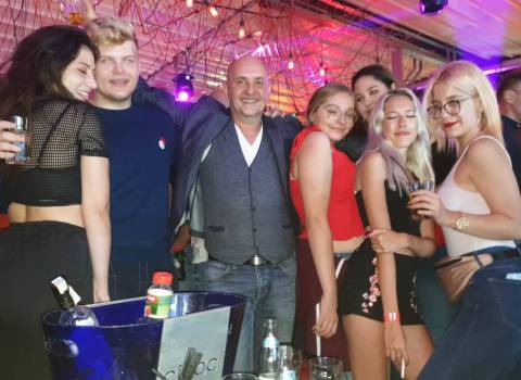 Vacanza divertente in Romania con belle ragazze 6-09-2019