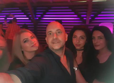 12-05-2018 Sano divertimento in Romania con belle ragazze in vacanza
