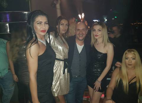 Divertimento in Romania con belle ragazze in vacanza a capodanno 2018