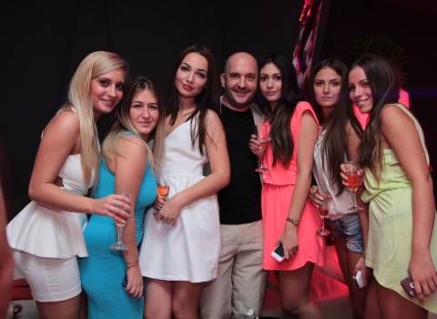 Le belle ragazze fotomodelle rumene con Mario a Timisoara