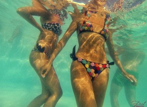 Ragazze sulle piscine, belle donne in Romania