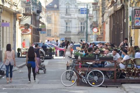 Donne rumene strada centro Timisoara 2013