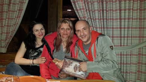 Organizzare cena serata in Romania con belle donne mature