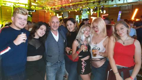 Foto belle donne in discoteca in Romania 6-09-2019